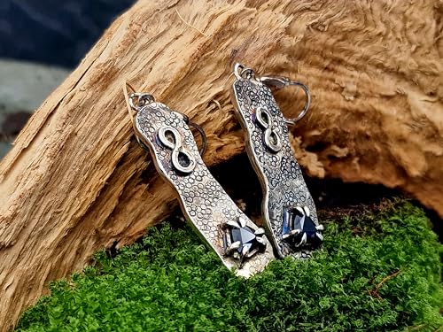 Saphir Ohrhänger mit Unendlichkeitssymbol aus 925er Silber, teilgeschwärzt, mystisch, magisch, mit Brisuren, Unikat, Handarbeit