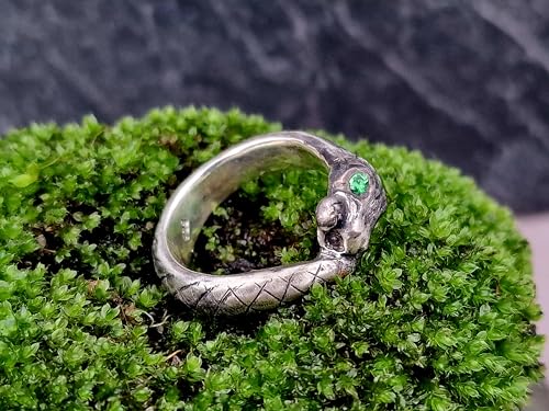 LeoLars-PABE Schlangen Design Ring, Gr. 56 (17,8), aus 925er Silber mit Tsavorit Augen, leuchtend grün, teilgeschwärzt, Unikat, Handarbeit
