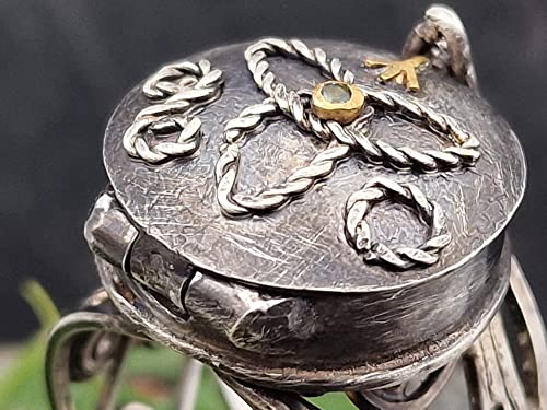 LeoLars-PABE Filigree Ring mit Geheimfach aus 925er Silber, Gr.60 (19), mit Chromdiopsid in Feingoldfassung und Feingold Rune, teilgeschwärzt, Runen, Unikat, Handarbeit