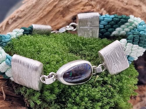 LeoLars-PABE Boulder Opal Makramee Armband aus 925er Silber mit handgefertigten Endkappen, 16-20cm, Opal mit mehrfarbigen Pinfire, Unikat, Handarbeit