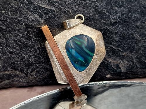 LeoLars-PABE Schwarzer Opal Design Anhänger aus 925er Silber mit Kupferstab, eismattiert, Opalfeuer in grün-blau, Unikat, Handarbeit