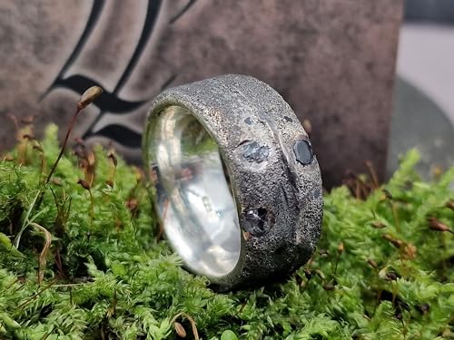 LeoLars-PABE Grober teilgeschwärzter Sandguss Design Ring, Gr.62 (19,7), aus 925er Silber mit eingegossenen grauen Saphir Kristallen, Unikat, Handarbeit