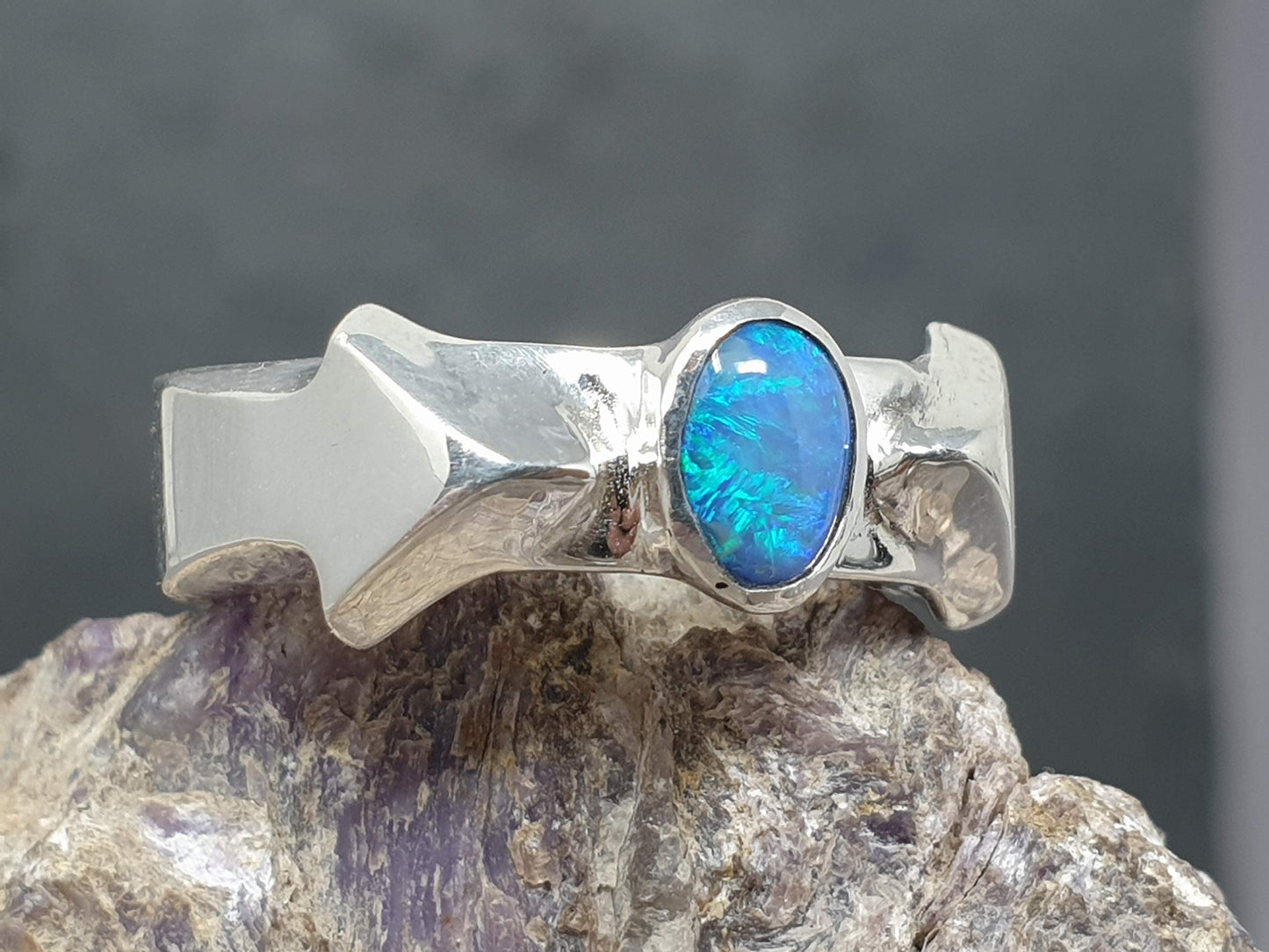 LeoLars-PABE Lightning Ridge Opal Ring Pfeil Design aus 925er Silber, Gr.58, Unikat, Handarbeit