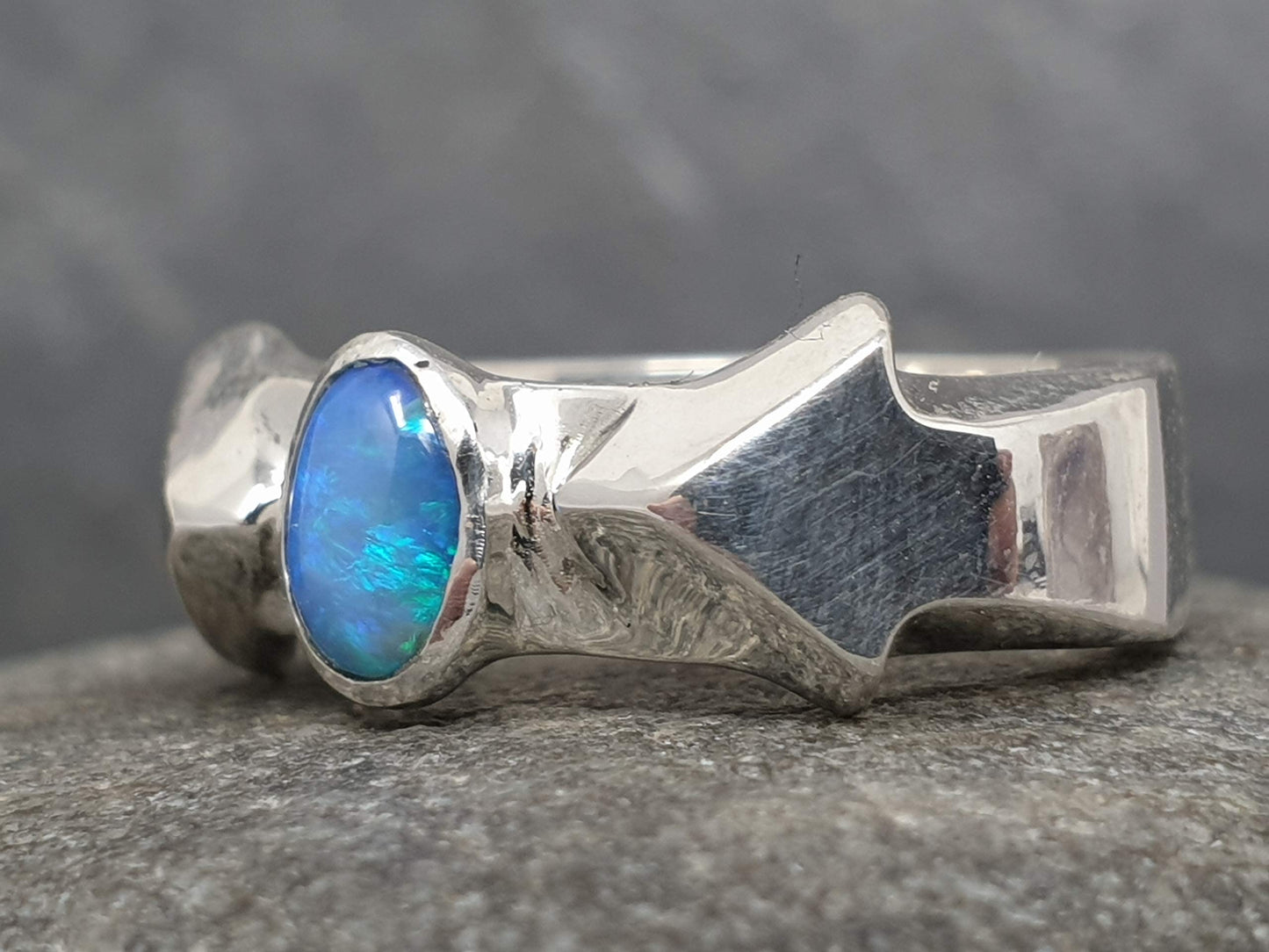 LeoLars-PABE Lightning Ridge Opal Ring Pfeil Design aus 925er Silber, Gr.58, Unikat, Handarbeit