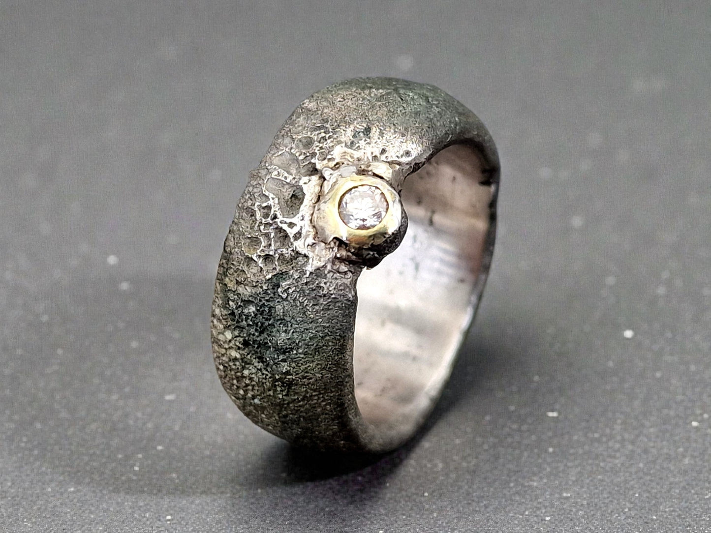 Edelstahl Ring Lava Design, Labgrown Diamanten, 585er Gelbgold Fassung, Gr.56 (18), Unikat, Handarbeit, natürliche Oberflächen Struktur