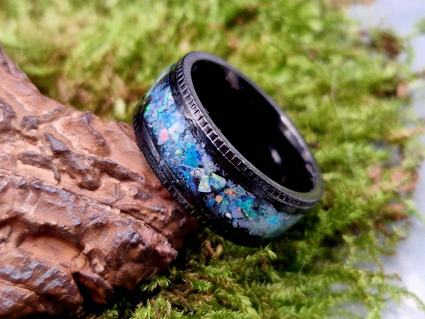 Schwarzer Edelstahl Ring, Gr. 54(17,2), Multicolor Lightning Ridge Opalsplitter Band, von Hand individualisiert