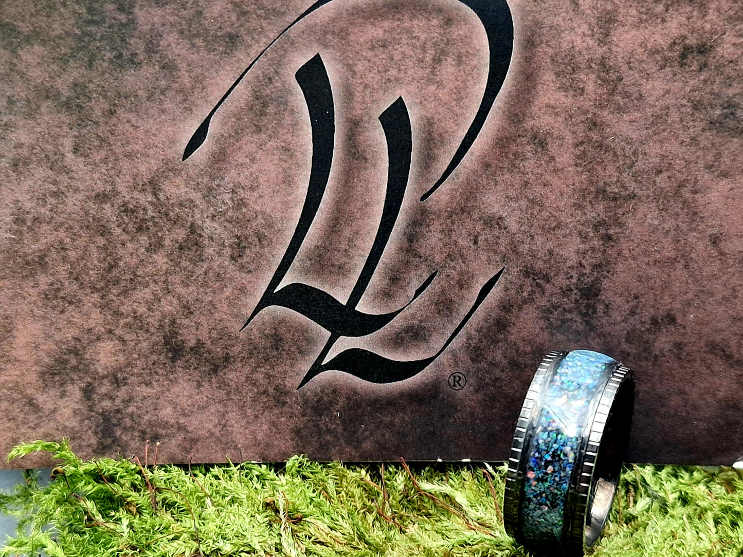 Schwarzer Edelstahl Ring, Gr. 51 (16,3), Multicolor Lightning Ridge Opalsplitter Band, von Hand individualisiert