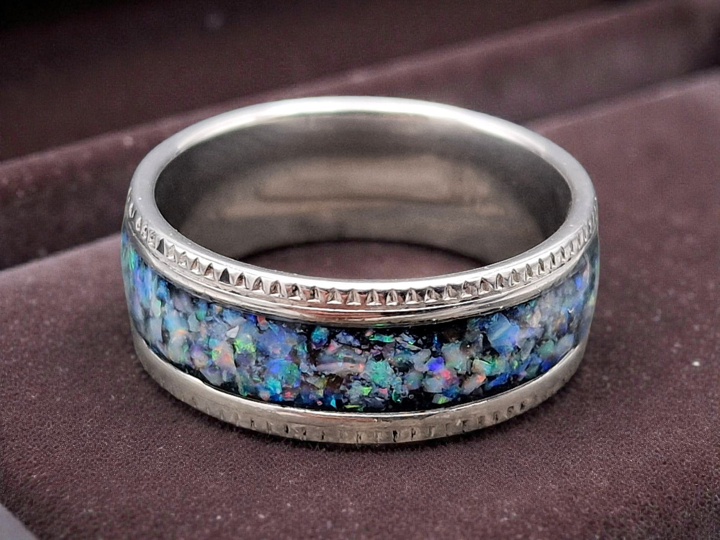 Silberner Edelstahl Ring, Gr. 60 (19,2), Multicolor Lightning Ridge Opalsplitter, von Hand individualisiert