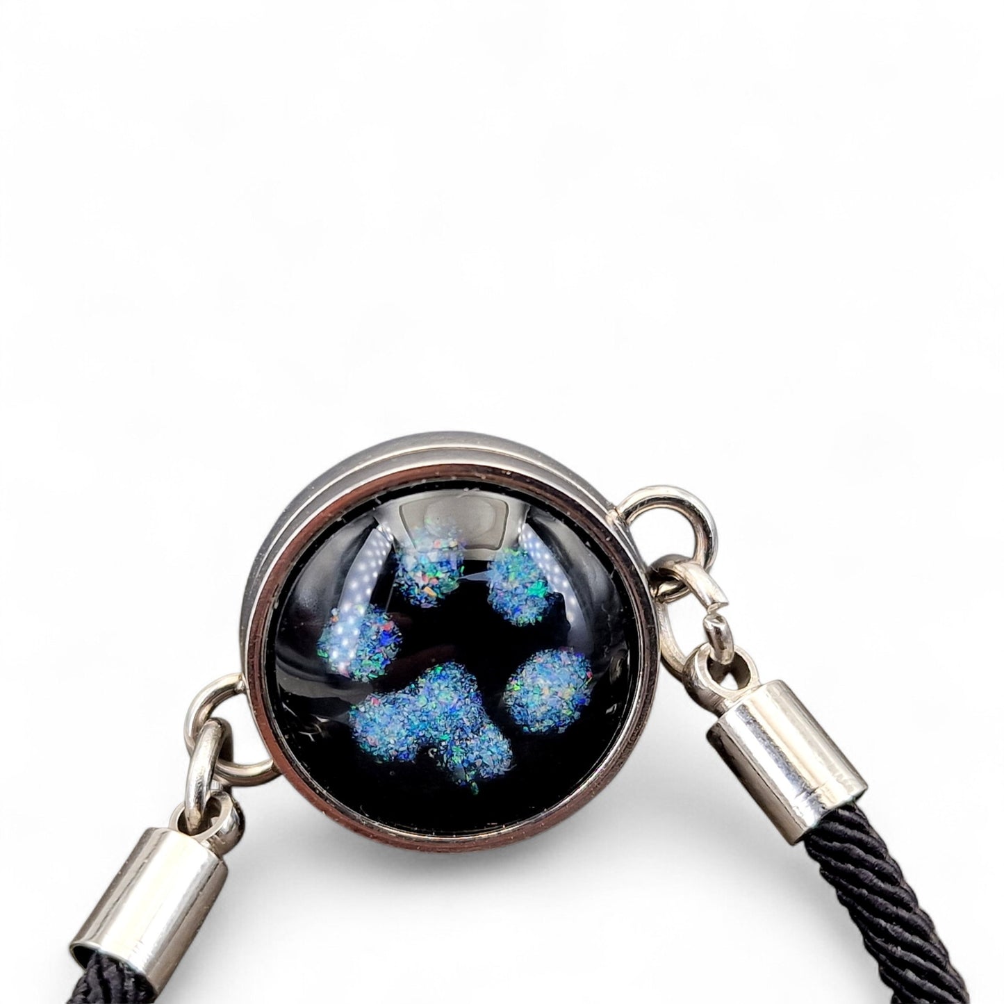 Schwarzes Armband mit silberfarbenen beidseitig tragbar, Multicolor Lightning Ridge Opalsplitter Pfötchen Design, 17,5mm Durchmesser, von Hand individualisiert, Nr. 0112