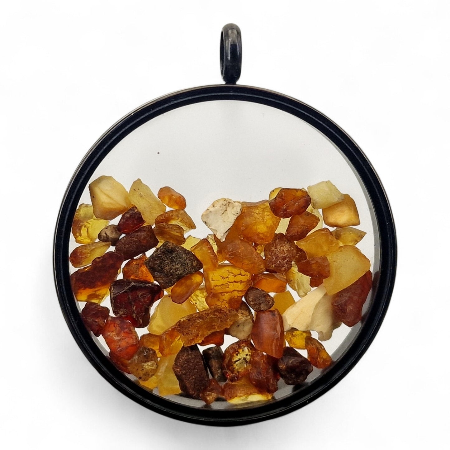 Edelstahl/Glas Anhänger in schwarzfarbend, mit farbigen Nordsee Bernstein, Durchmesser 4cm, von Hand individualisiert, mit schwarzem Lederband, Nr. 119