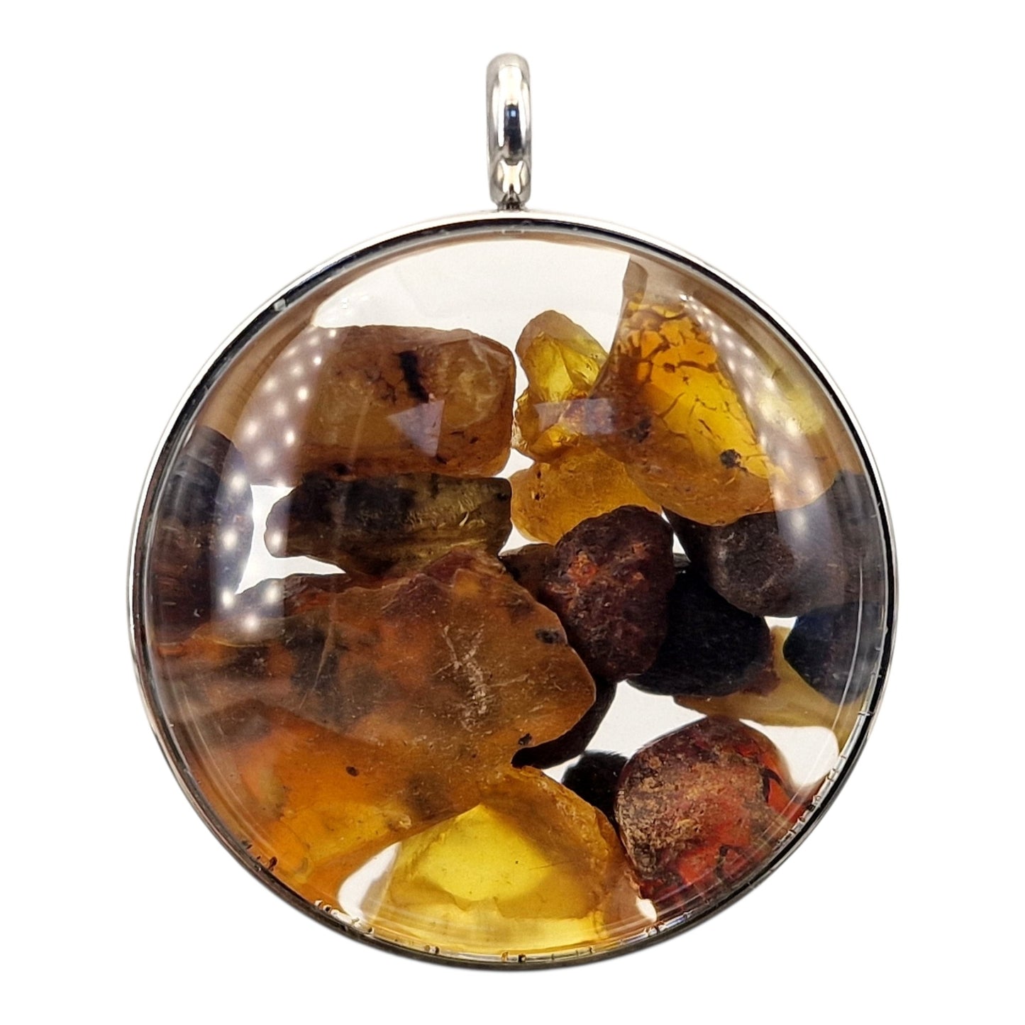 Silberfarbener Edelstahl/Glas Anhänger mit Lupeneffekt, Nr. 137, beidseitig tragbar, gefüllt mit Nordsee Bernsteinen, 3,5cm Durchmesser, von Hand individualisiert, im Lieferumfang ist eine Edelstahlkette enthalten