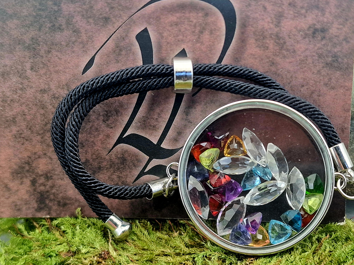 Edelstahl Armband silberfarben mit verschiedenen facettierten Edelsteinen, Durchmesser 3,5cm, von Hand individualisiert, Nr. 138