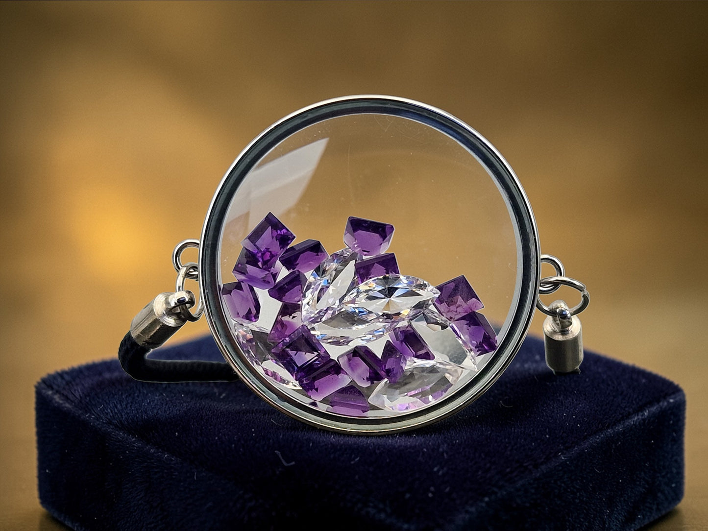 Edelstahl Armband in silberfarben mit facettiertem Amethyst und Bergkristall, Nr. 139, 3,5cm Durchmesser, von Hand individualisiert, Nr. 139