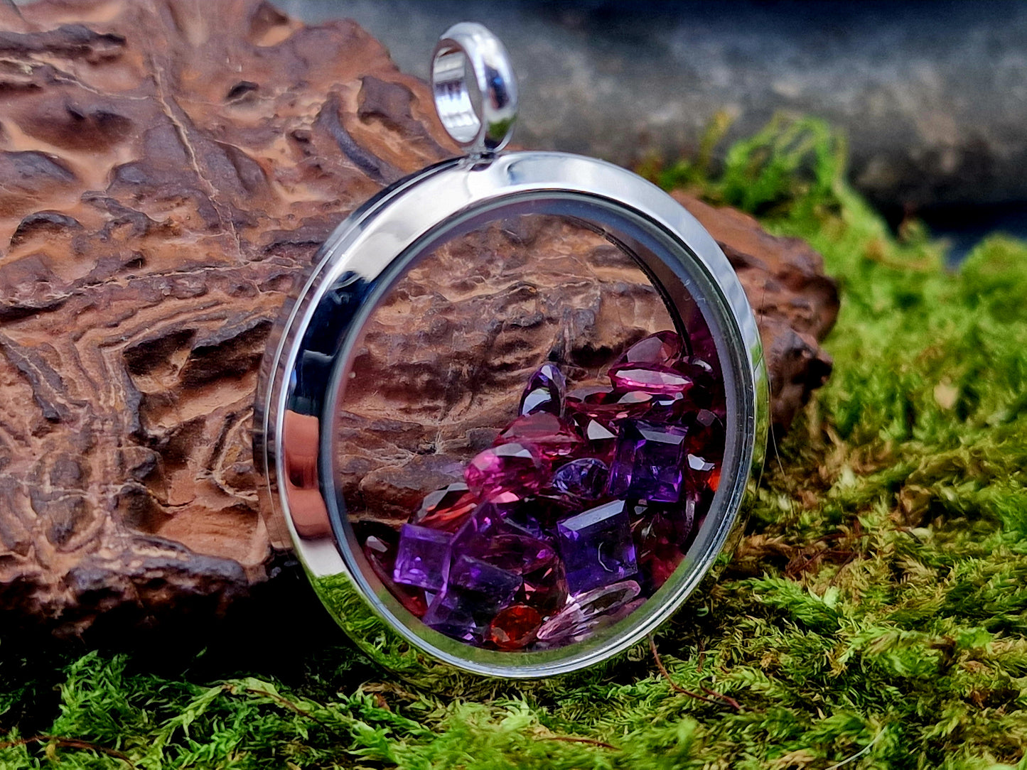 Edelstahl Anhänger silberfarbend mit facettierten Amethyst, Granat und Tansanit, Glasanhänger 3cm Durchmesser, Nr.143, von Hand individualisiert, Edelstahl Kette im Lieferumfang enthalten