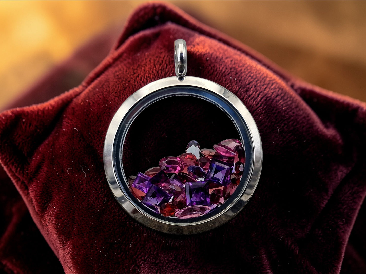 Edelstahl Anhänger silberfarbend mit facettierten Amethyst, Granat und Tansanit, Glasanhänger 3cm Durchmesser, Nr.143, von Hand individualisiert, Edelstahl Kette im Lieferumfang enthalten