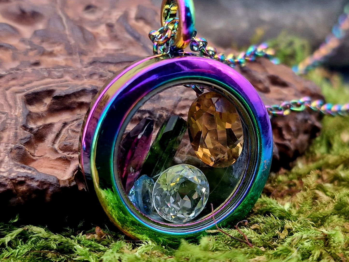 Edelstahl/Glas Anhänger bunt eloxiert, gefüllt mit Citrin, Turmalin, Bergkristall und Blautopas, Nr. 148, beidseitig tragbar, von Hand individualisiert, 62cm bunt eloxierte Edelstahl Kette im Lieferumfang enthalten