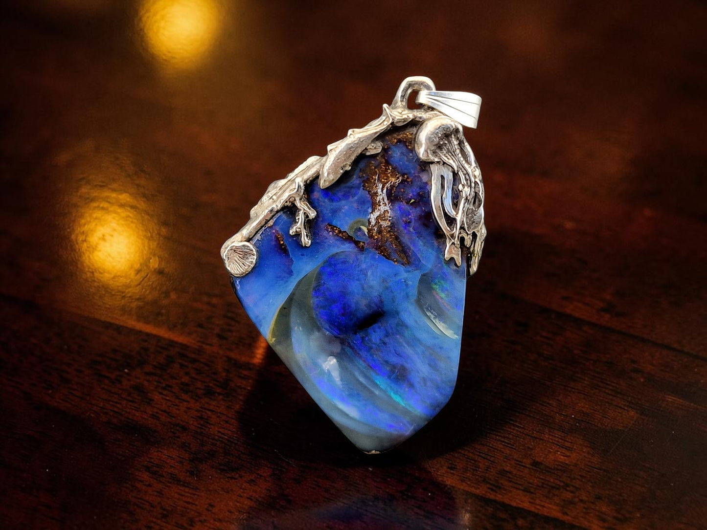 LeoLars-PABE Maritimer Boulder Opal Design Anhänger aus 925er Silber, Opal mit lila, blauem und grünen Opalfeuer, Picture Stone, Unikat, Handarbeit, Unisex,
