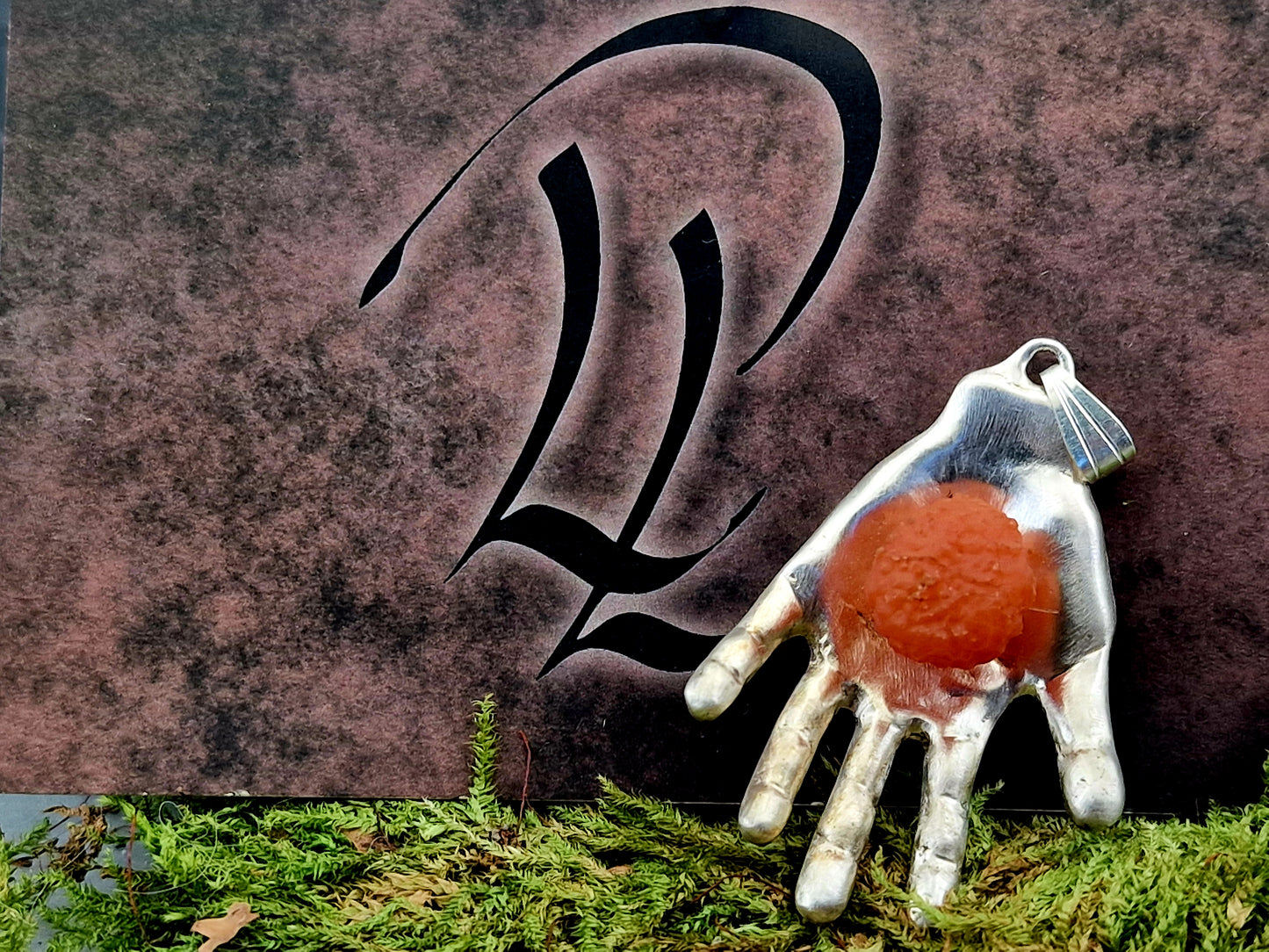 LeoLars-PABE Design Anhänger Hand mit unbearbeitetem natürlichen Karneol aus 925er Silber, Unikat, Handarbeit, Unisex