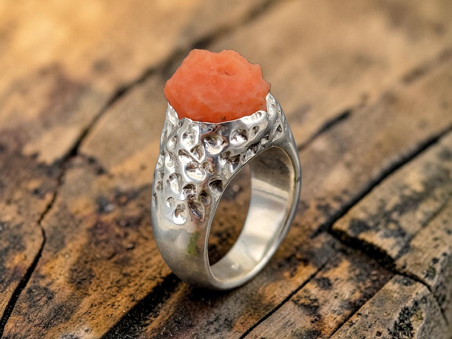 LeoLars-PABE Karneol Design Ring aus 925er Silber, Gr.56 (18), unbearbeiteter natürlicher Stein mit übergehendem Muster in die Ringschiene, Unikat, Handarbeit, massiv
