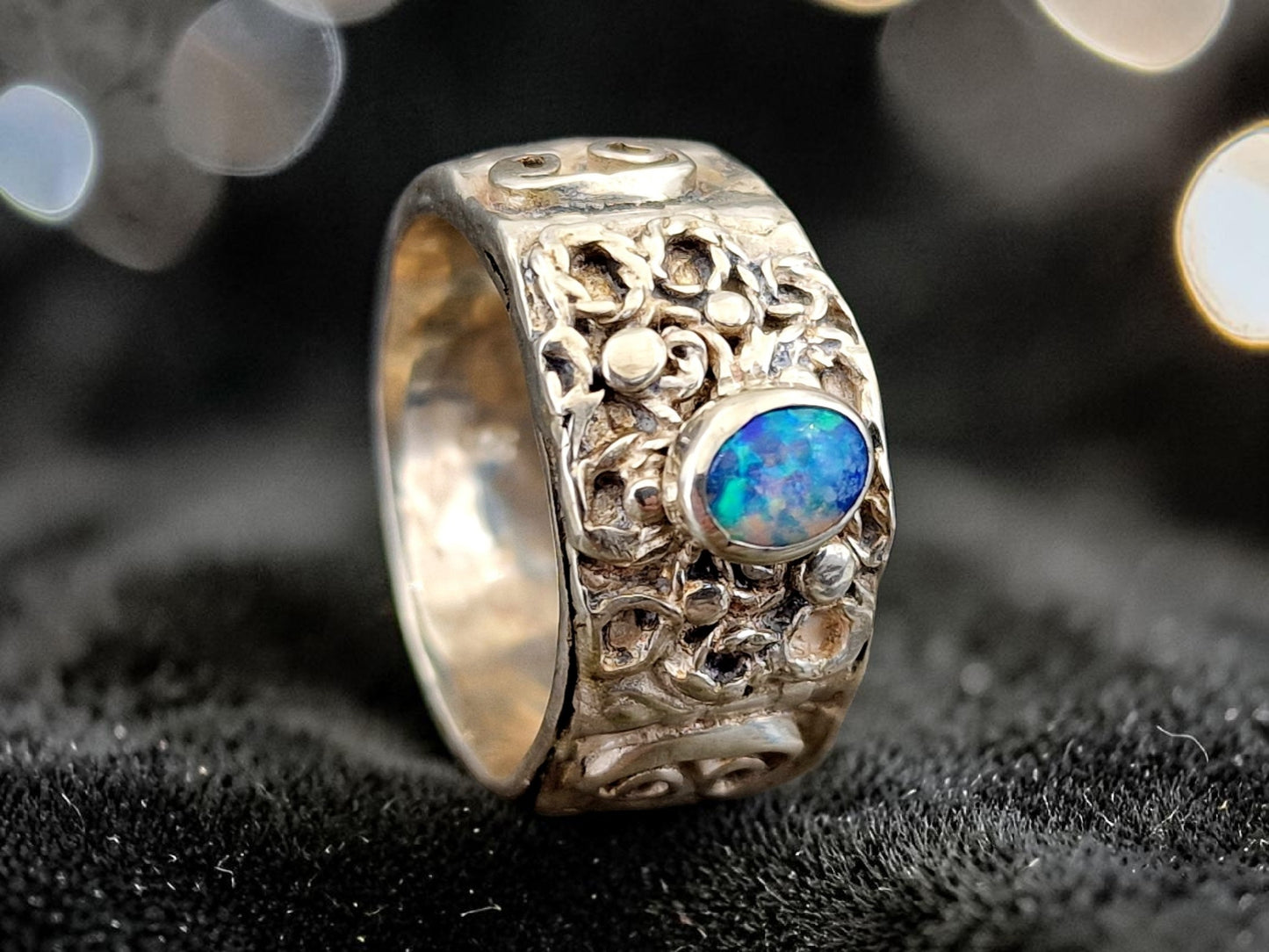 LeoLars-PABE Lightning Ridge Opal Design Ring, Gr.58-59 (18,5), aus 925er Silber, Ring verspielt, verschnörkelt, Opal mit grünem und blauem Opalfeuer, Unikat, Handarbeit