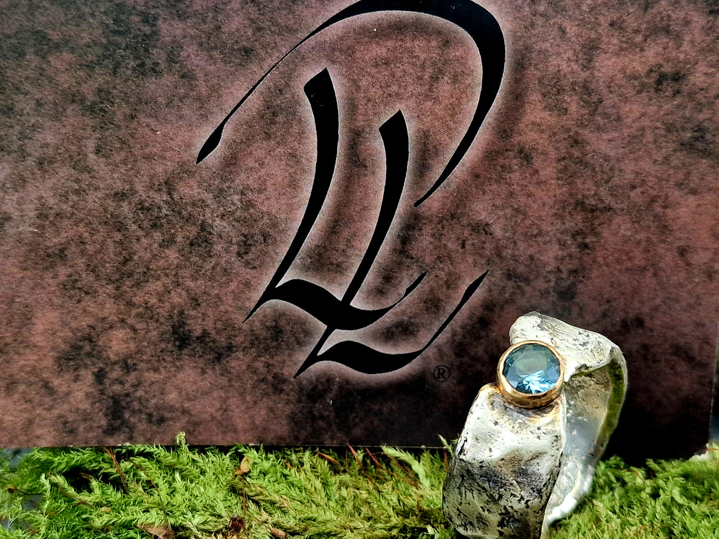 LeoLars-PABE Rustikaler, handgeschmiedeter Aquamarin Design Ring mit 750er Rosegold, Fassung aus 925er Silber, Stein rund facettiert, Unikat, Handarbeit, Gr.61 (19,5)