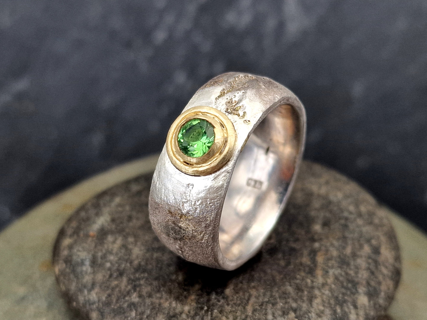 LeoLars-PABE wundervoller Sandguss Design Ring, Gr.61 (19,5), aus 925er Silber, knalliger Tsavorit in 585er Gelbgoldfassung, Unikat, Handarbeit, Unisex, Nr. 161