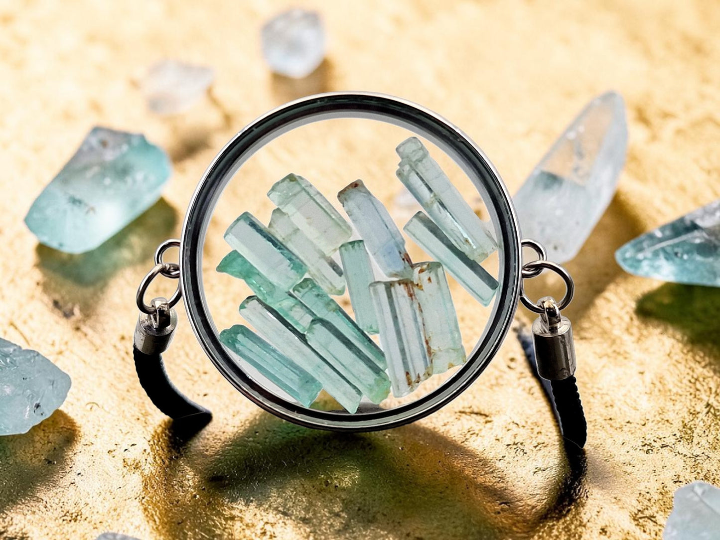 Edelstahl Armband silberfarbend mit schwarzem Stoffband, Nr. 167, gefüllt mit Aquamarin Kristallen, Unikat, von Hand individualisiert