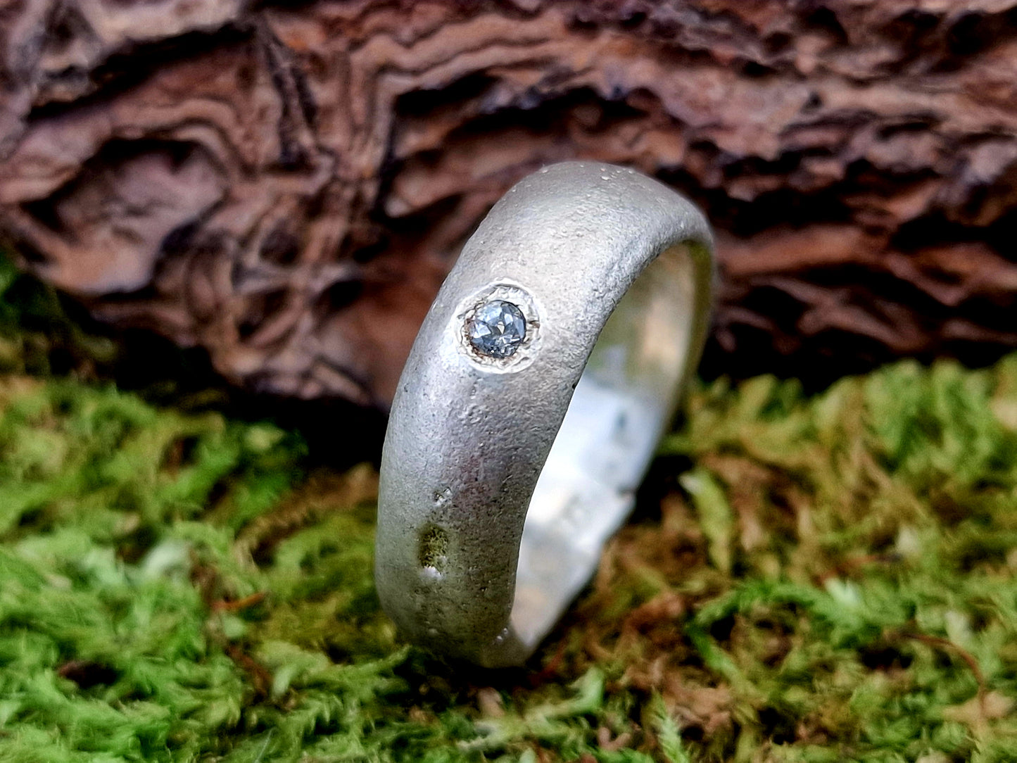 LeoLars-PABE Weißer Topas Sandguss Ring, Gr. 54 (17,2), aus 925er Silber mit Sandguss typischer Oberfläche, Topas rund facettiert, Unikat, Handarbeit