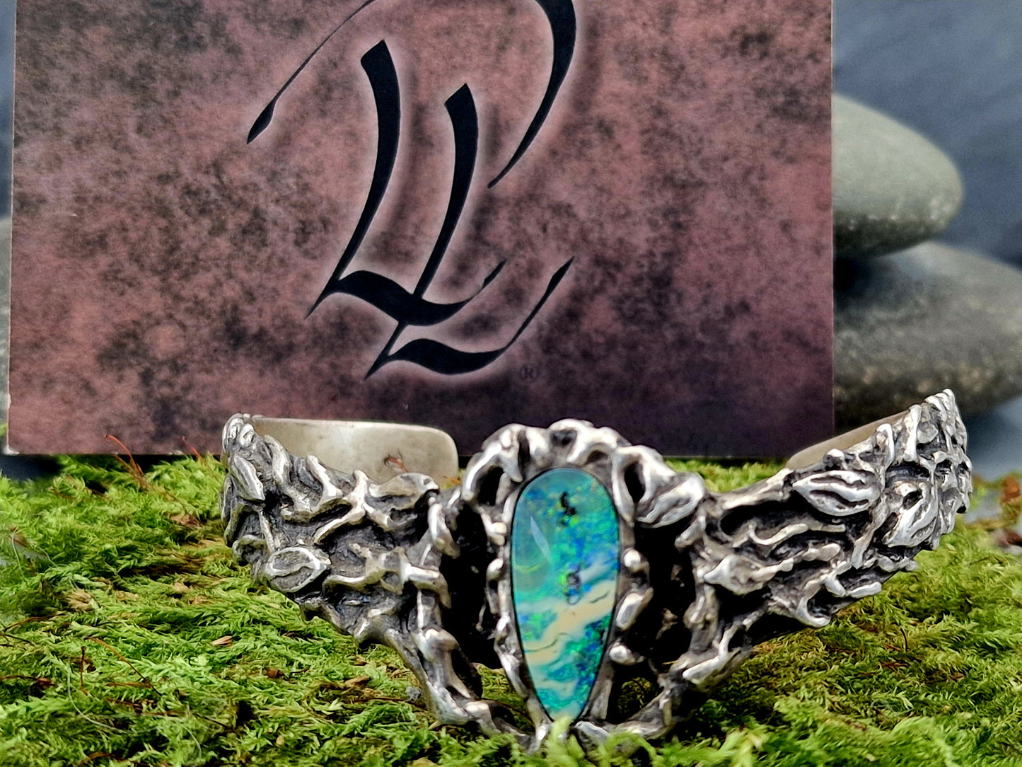 Armspange mit Boulder Opal aus 925er Silber, Organisches Design, Unikat, Handarbeit