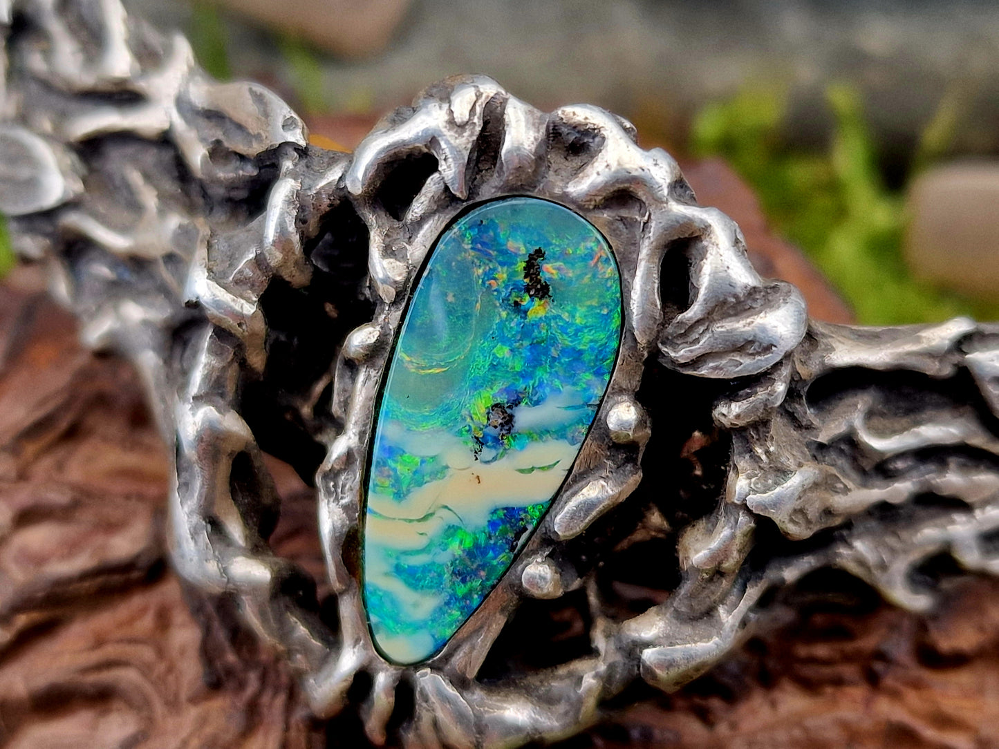 Armspange mit Boulder Opal aus 925er Silber, Organisches Design, Unikat, Handarbeit