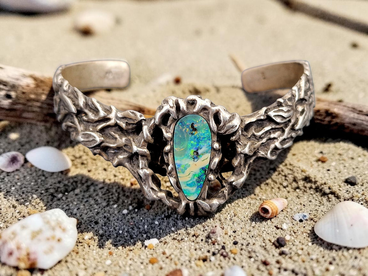 Armspange mit Boulder Opal aus 925er Silber, Organisches Design, Unikat, Handarbeit