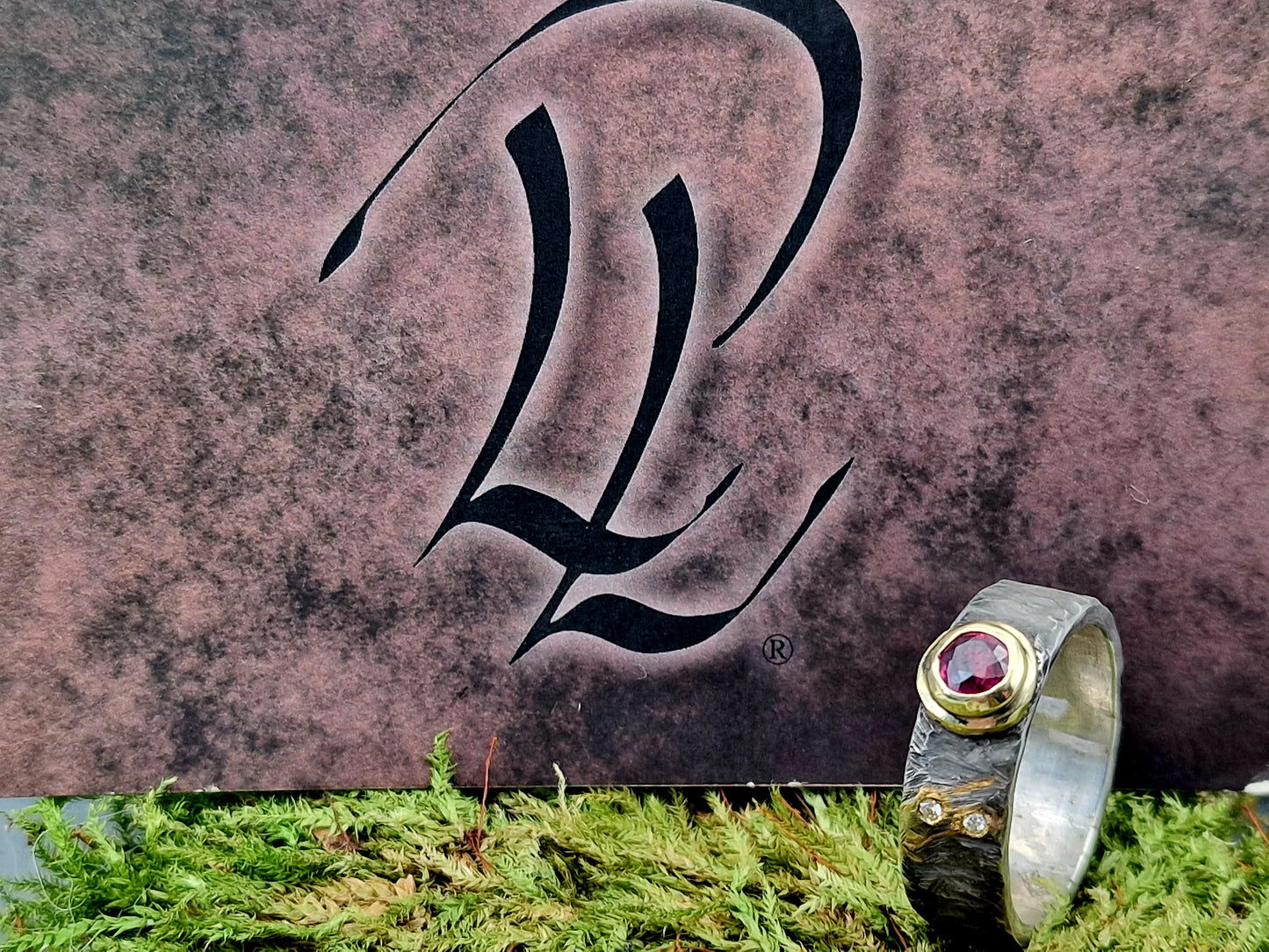 LeoLars-PABE Rubin Design Ring, Gr.55-56, aus 925er Silber mit Goldfassung und zwei Diamanten, teilgeschwärzt, Unikat, Handarbeit