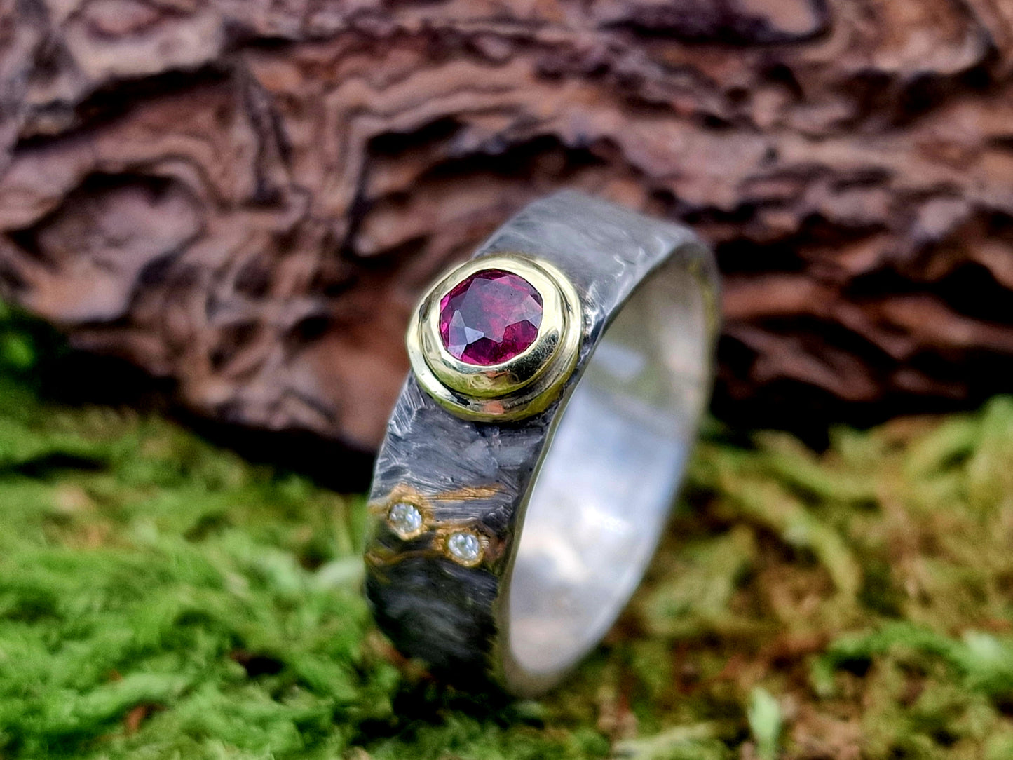 LeoLars-PABE Rubin Design Ring, Gr.55-56, aus 925er Silber mit Goldfassung und zwei Diamanten, teilgeschwärzt, Unikat, Handarbeit