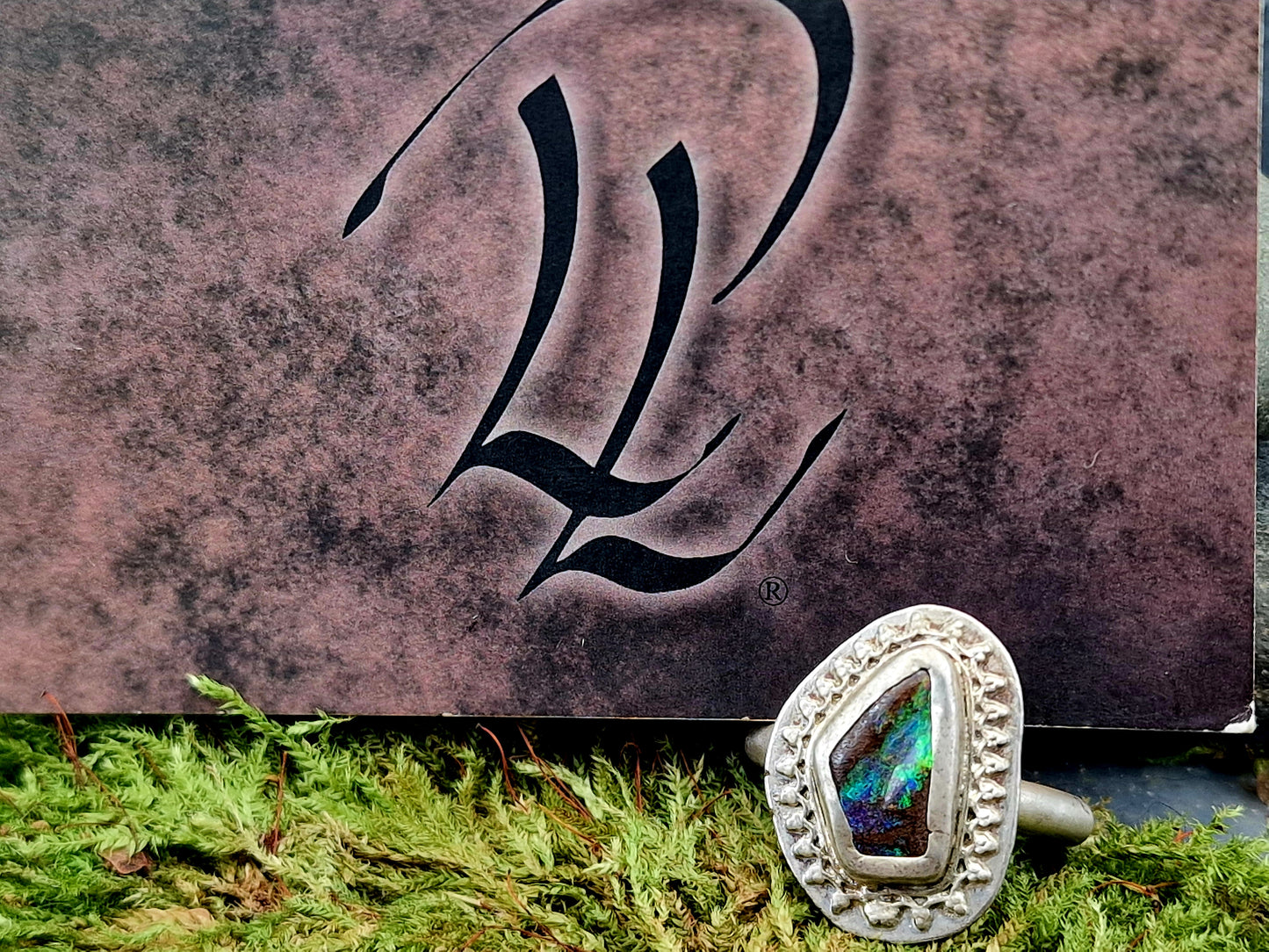 LeoLars-PABE Boulder Opal Design Ring aus 925er Silber, Gr. 56, Rahmen um die Fassung, Unikat, Handarbeit