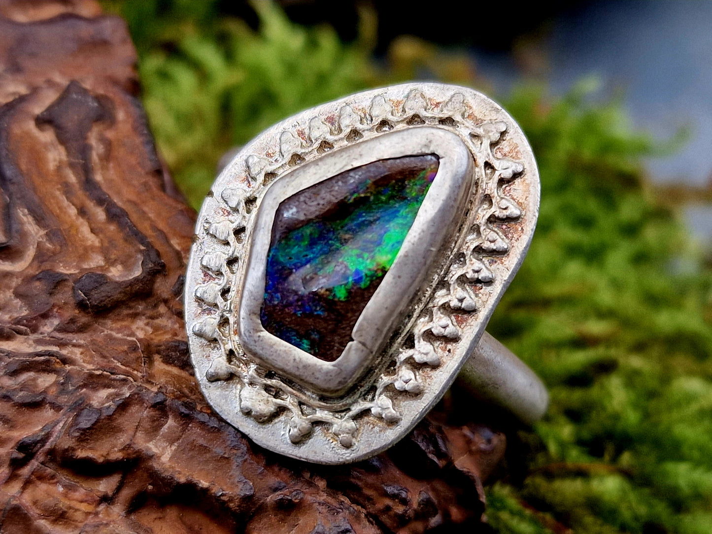 LeoLars-PABE Boulder Opal Design Ring aus 925er Silber, Gr. 56, Rahmen um die Fassung, Unikat, Handarbeit