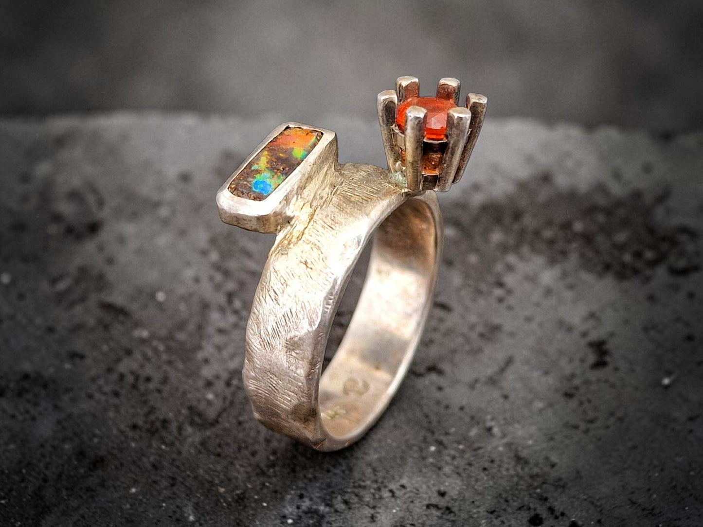LeoLars-PABE Boulder und Feueropal Design Ring aus 925er Silber, Gr.57, geschmiedetes Design, Unikat, Handarbeit