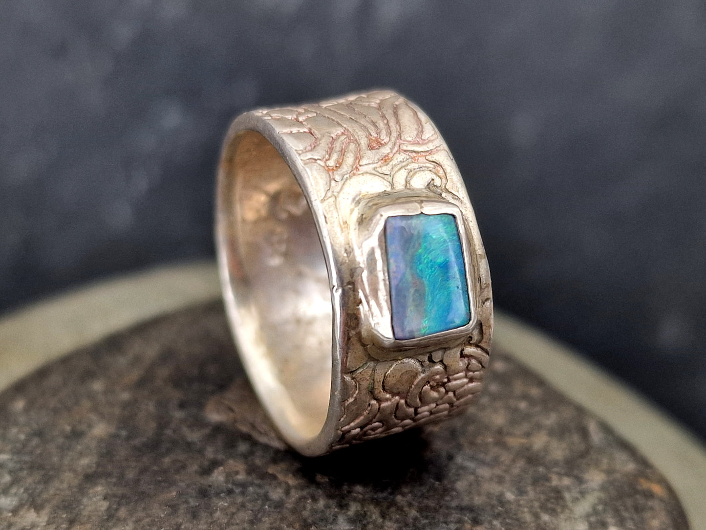LeoLars-PABE Boulder Opal Ring, Gr.58, aus 925er Silber im Structure Design, Opal 8x6mm, Unikat, Handarbeit