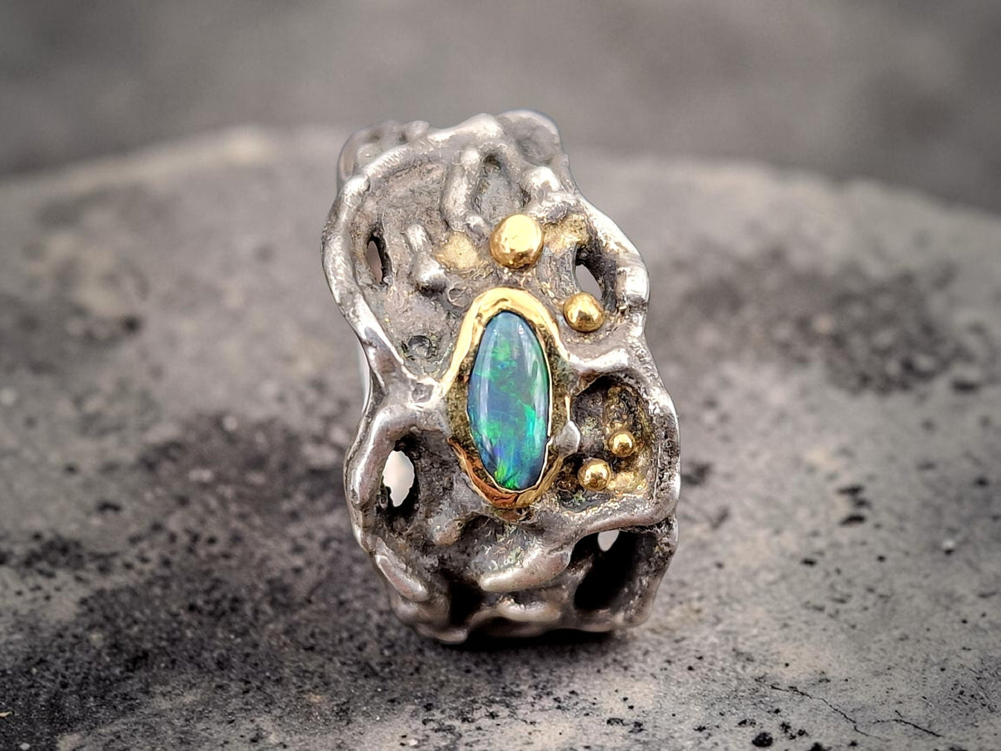 LeoLars-PABE Lightning Ridge Opal Design Ring, Gr.58 (18,5), aus 925er Silber mit 585er Gold Elementen, Roh, Stylisch, Anders, Individuell, Unikat, Handarbeit