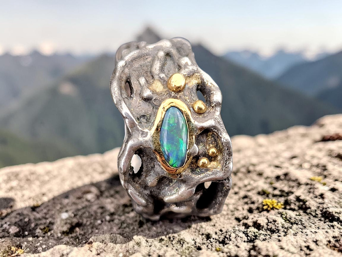 LeoLars-PABE Lightning Ridge Opal Design Ring, Gr.58 (18,5), aus 925er Silber mit 585er Gold Elementen, Roh, Stylisch, Anders, Individuell, Unikat, Handarbeit