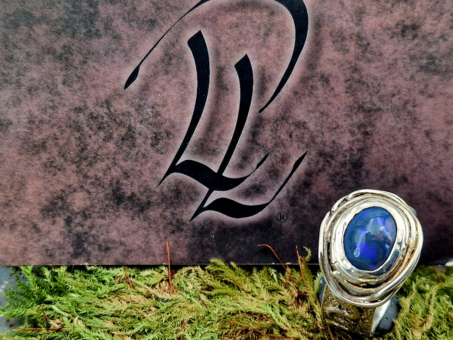 Lightning Ridge Semi Chrystal Opal Design Ring, Gr.64 (20,5) aus 925er Silber, teileloxiert, Opalfeuer in blau lila mit etwas grün, Unisex, Unikat, Handarbeit