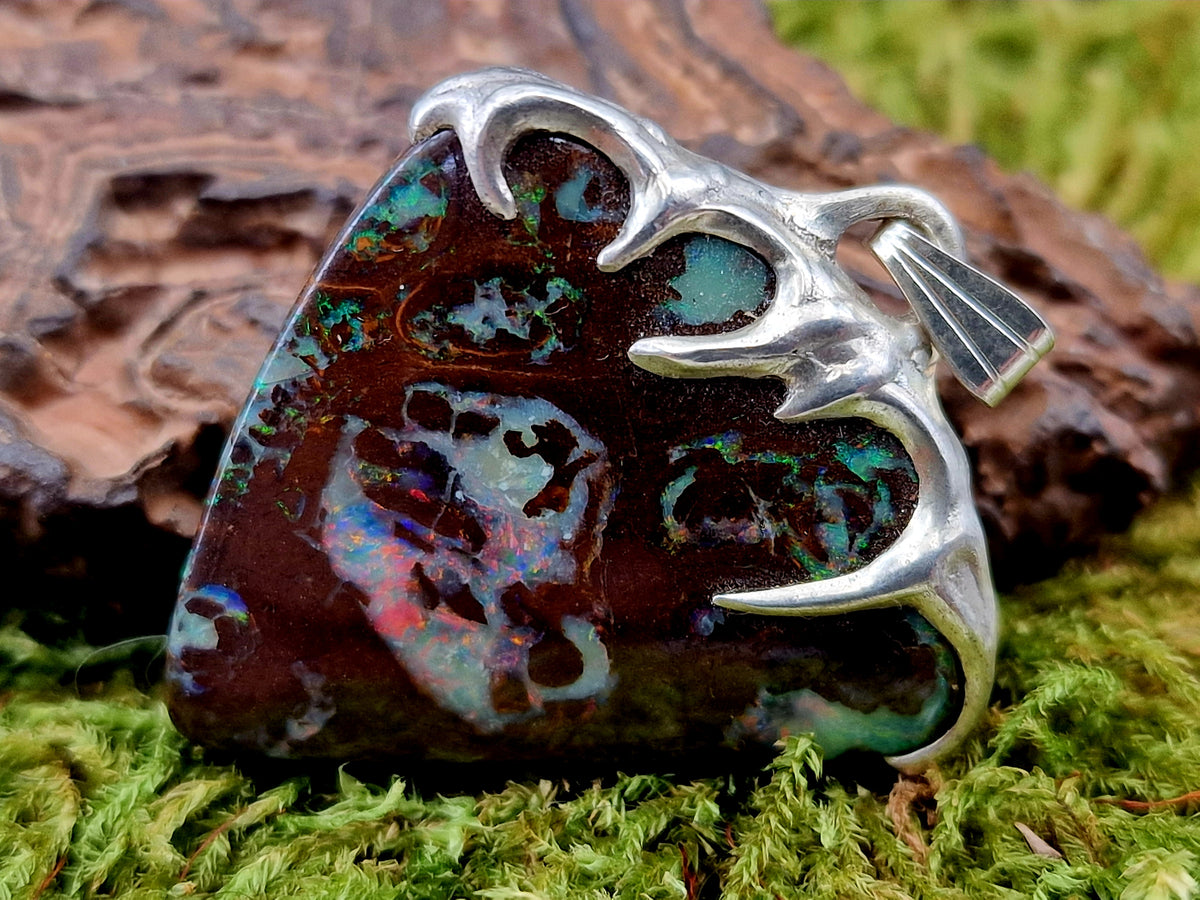 LeoLars-PABE Tribal Design Boulder Opal Anhänger aus 925er Silber, Opal beidseitig, schönes Muster, mehrfarbiges Opalfeuer, Unikat, Handarbeit, Anhängermaße: 34,5mm x 31,7mm x 7mm