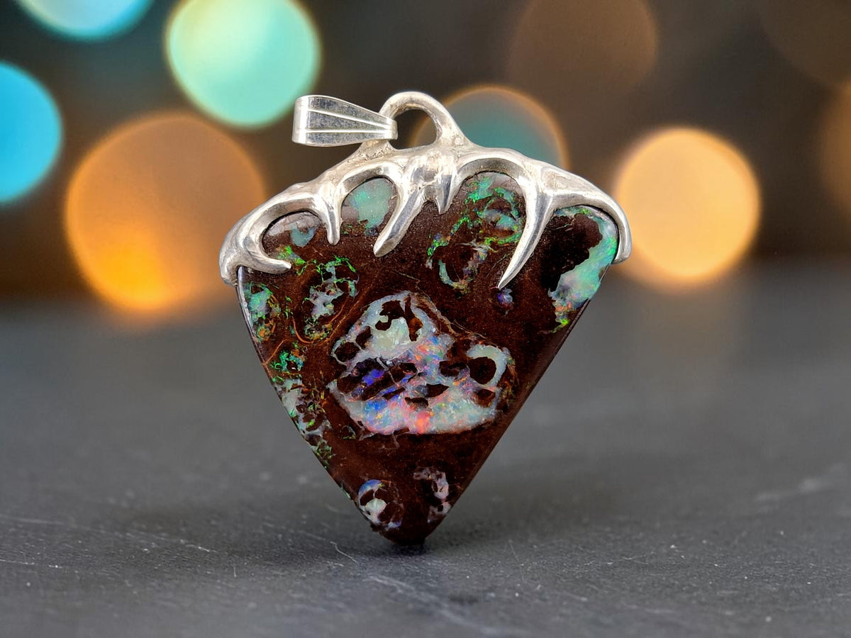 LeoLars-PABE Tribal Design Boulder Opal Anhänger aus 925er Silber, Opal beidseitig, schönes Muster, mehrfarbiges Opalfeuer, Unikat, Handarbeit, Anhängermaße: 34,5mm x 31,7mm x 7mm