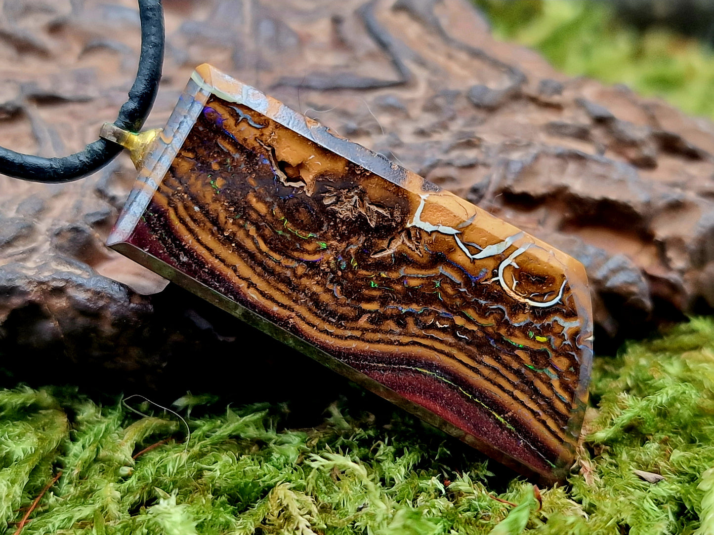 LeoLars-PABE Boulder Opal Anhänger mit vergoldeter 925er Silber Stiftöse, beidseitig, schönes Muster, Opal 30.7 x 12.8 x 5.7mm. Unikat, Handarbeit