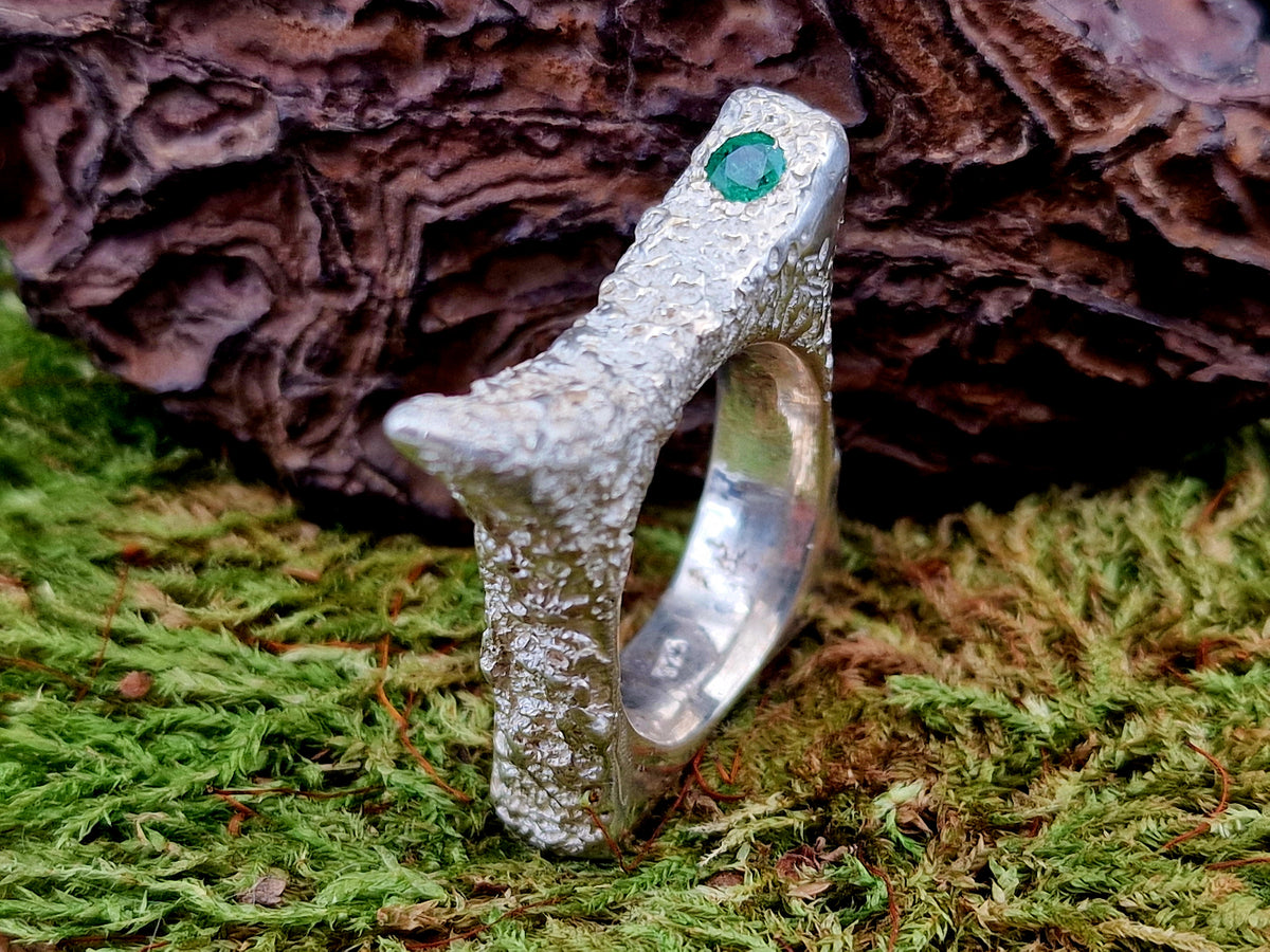 LeoLars-PABE Smaragd Design Ring, Gr.54, aus 925er Silber mit außergewöhnlicher Structure Design Oberfläche, Kolumbianischer Smaragd d-4mm, Unikat Handarbeit
