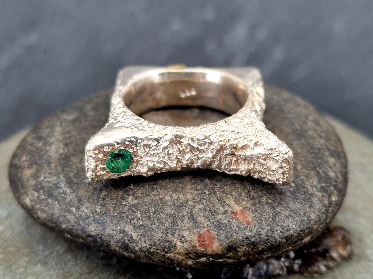 LeoLars-PABE Smaragd Design Ring, Gr.54, aus 925er Silber mit außergewöhnlicher Structure Design Oberfläche, Kolumbianischer Smaragd d-4mm, Unikat Handarbeit