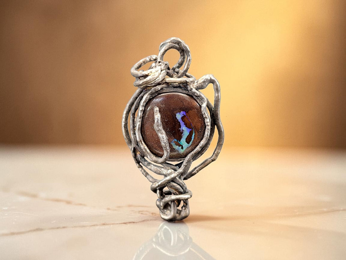 LeoLars-PABE Boulder Opal Anhänger aus 925 Silber in Wurzeldesign, organisch, natürlich, teilgeschwärzt, Opal grünblaue Opalader, 20x18,8mm, Unikat, Handarbeit