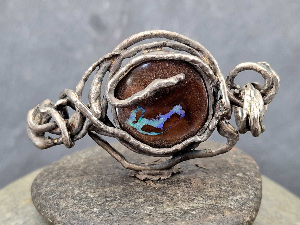LeoLars-PABE Boulder Opal Anhänger aus 925 Silber in Wurzeldesign, organisch, natürlich, teilgeschwärzt, Opal grünblaue Opalader, 20x18,8mm, Unikat, Handarbeit