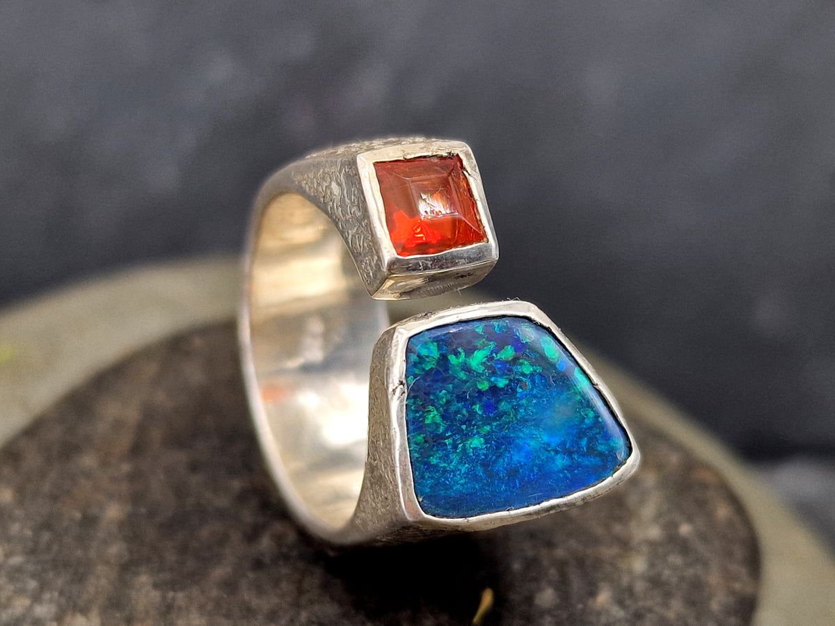 LeoLars-PABE Schwarzer Opal und Feueropal Design Ring, Gr.57-58, aus 925er Silber, oben offen, eismattiert, Unikat, Handarbeit