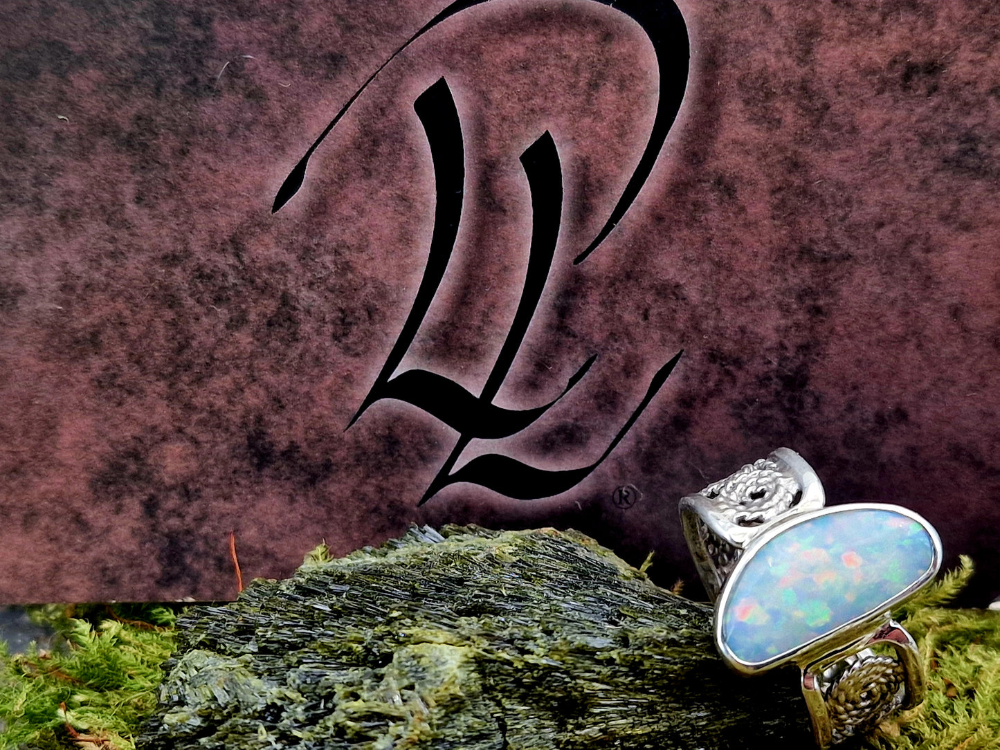 Weißer Opal Design Filigree Ring aus 925er Silber, Gr. 56 (18), zartes Filigreemuster, pastellfarbenes Multicolor Opalfeuer, Unikat, Handarbeiit