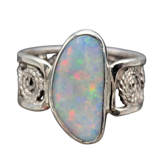 Weißer Opal Design Filigree Ring aus 925er Silber, Gr. 56 (18), zartes Filigreemuster, pastellfarbenes Multicolor Opalfeuer, Unikat, Handarbeiit
